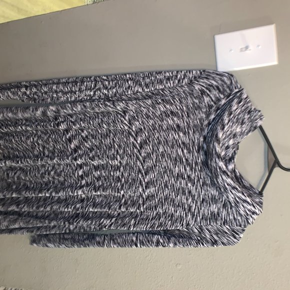 Cable and Gauge long sleeve cowlneck tunic - Picture 4 of 6